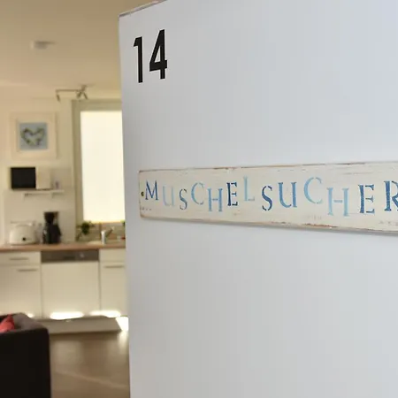 Kuestenzauber 14 - Muschelsucher * Großenbrode